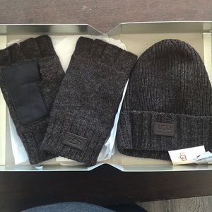 Ugg Brand Gloves and Beanie set